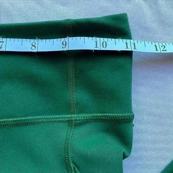 EUC Lulu Lemon Women’s HR Tight 25” Size 2 Green Legging Pant - Picture 7 of 13